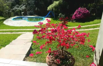 Casa em condomínio fechado com 3 quartos à venda na rua das camélias, 02, pedancino, caxias do sul por r$ 1.550.000