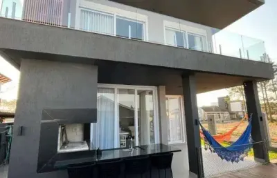 Casa com 3 quartos à venda na rua das hortências, 479, centro, capão da canoa por r$ 1.800.000