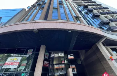 Sala comercial à venda na rua borges de medeiros, 677, centro, caxias do sul por r$ 200.000