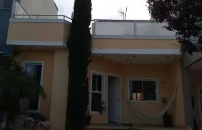 Casa 02 dormitórios em condomínio horto florestal ii