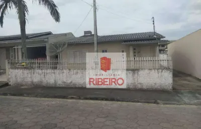 Casa com 3 dormitórios e edícula com área de churrasco à venda, 120 m² por r$ 370.000 - coloninha - araranguá/sc