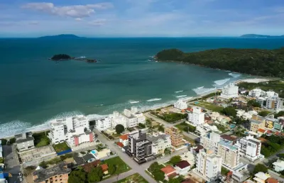 Apartamento com 2 quartos à venda na rua das garoupas, 52, praia de palmas, governador celso ramos por r$ 989.000