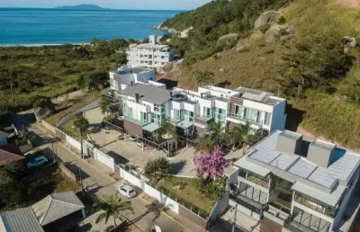 Casa em condomínio fechado com 3 quartos à venda na aristides quintino, 266, armaçao da piedade, governador celso ramos por r$ 1.599.000