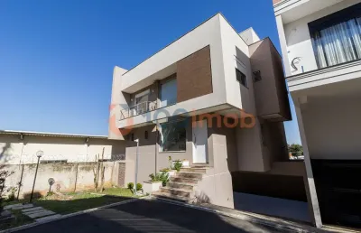 Casa em condomínio 4 quartos (sendo 2 suítes) com vista da cidade e muita privacidade