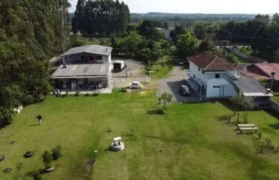 Quatro apartamentos + amplo terreno no jardim das acácias