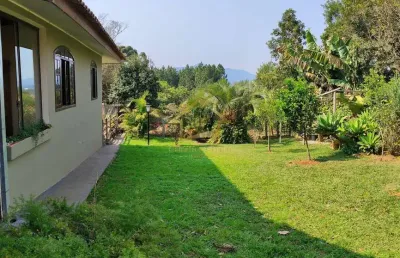 Casa de alto padrão dentro do bosque merhy, quatro barras