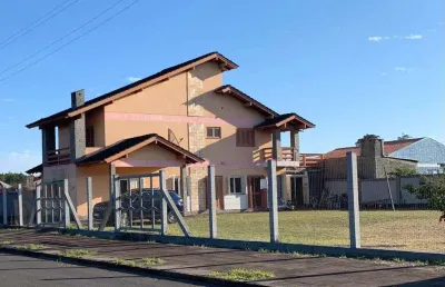 Sobrado 04 dorm à venda no bairro village com 300 m² de área privativa - 4 vagas de garagem