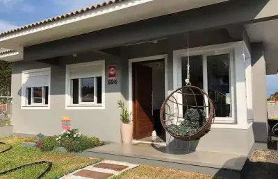 Casa 04 dorm à venda no bairro capão novo com 137 m² de área privativa - 2 vagas de garagem