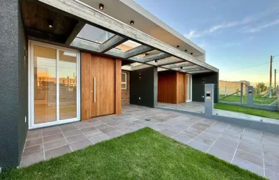 Casa geminada 2 dorm à venda no bairro jardim beira mar com 77 m² de área privativa - 1 vaga de garagem