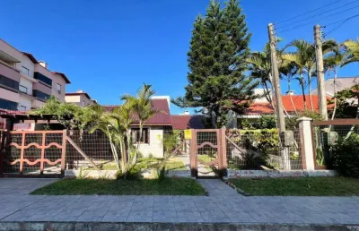 Casa 03 dorm à venda no bairro capão novo com 140 m² de área privativa - 1 vaga de garagem