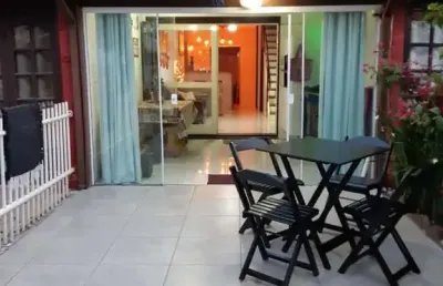 Sobrado 02 dorm à venda no bairro capão novo com 75 m² de área privativa - 2 vagas de garagem