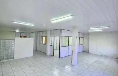 Sala comercial à venda no bairro capão novo com 197 m² de área privativa
