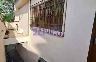Casa com 2 quartos para alugar na Praça São Domingos do Prata, 10, Cidade Patriarca, São Paulo