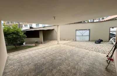 Casa térrea para venda com 2 dormitórios em frente ao shopping de mogi.