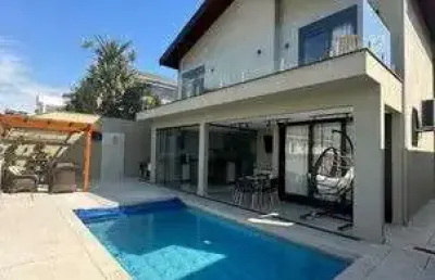 Casa alto padrão para venda com 3 suítes e piscina no residencial real park.
