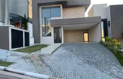 Sobrado novo para venda com 3 suítes e piscina no condomínio mosaico essence.