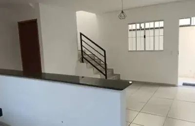 Sobrado para venda com 2 dormitórios no condomínio nilo 2 em césar de souza.