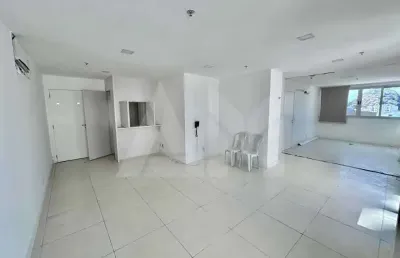 Sala comercial à venda na rua engenheiro enaldo cravo peixoto, tijuca, rio de janeiro, 26 m2 por r$ 249.000