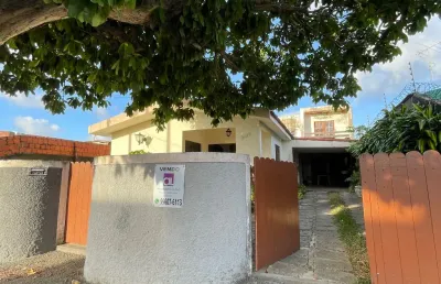 Casa com 2 quartos à venda na Rua Praia de Galinhos, 9195, Ponta Negra, Natal