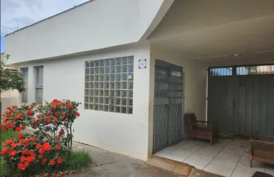 Casa com 3 quartos à venda na Vila Ipiranga, Londrina 