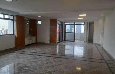 Apartamento em manaira. um por andar. 3 suites. sala enorme, varanda. 3 vagas de garagem