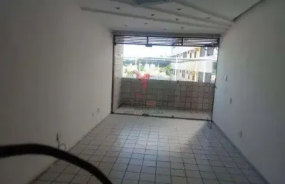 Vende-se apartamento em manaíra com 3 quartos.  com dependência de empregada  varanda