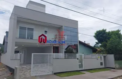 Linda casa com 03 suítes, no coração do campeche, floripa sc