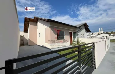 Casa com um suíte terreno de esquina – amplo espaço muito bem localizada