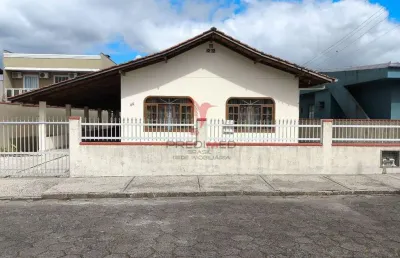 Casa com 3 quartos à venda no Centro, Penha 
