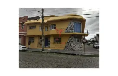 Casa no centro próprio para clinica ou moradia, sobrado com estacionamento próprio