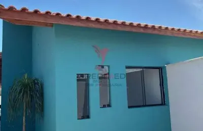 Linda casa de 2 quartos , com piscina, área gourmet,á venda em itanhaém