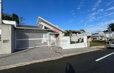 Casa alto padrão localizada no bairro amizade. aceita imóvel de menor valor