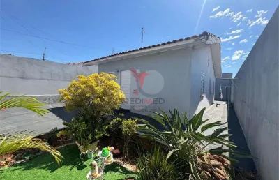 Casa com 3 quartos à venda na Rua Aristides Moretti, 157, Conjunto Habitacional Ibaté, Lençóis Paulista
