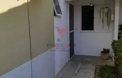Casa no moradas club, impecável, acabamento em alto padrão, vale a pena conhecer