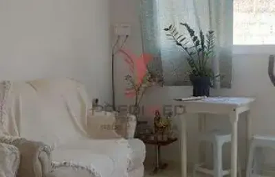 Casa com espaço externo com cobertura , garagem, em guaratinguetá
