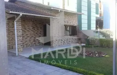 Casa com 3 quartos à venda na rua dona zulmira, 180, cavalhada, porto alegre por r$ 1.010.000