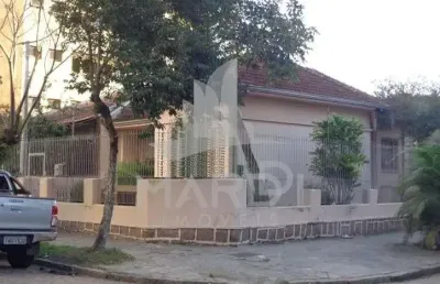 Casa com 3 quartos à venda na rua doutor oscar bittencourt, 117, menino deus, porto alegre por r$ 580.000