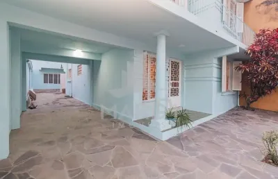 Casa com 6 quartos à venda na rua são francisco, 941, santana, porto alegre por r$ 590.000
