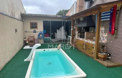 Casa em condomínio fechado com 3 quartos para alugar na rua das espatódeas, 203, ponta grossa, porto alegre por r$ 4.500