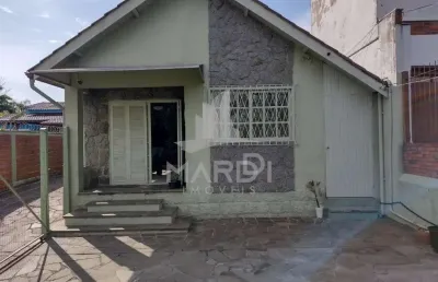 Casa com 3 quartos para alugar na rua upamaroti, 1006, cristal, porto alegre por r$ 3.000