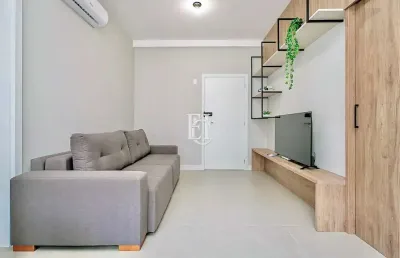 Apartamento porteira-fechada a 750m do mar – estilo e conforto na cachoeira do bom jesus