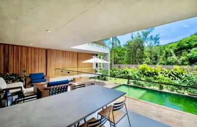 Casa luxuosa em condomínio fechado – cachoeira do bom jesus, florianópolis/sc