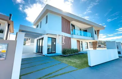 Casa de alto padrão com 3 suítes no villa pamplona – florianópolis