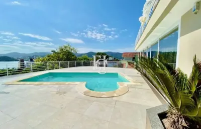 Casa alto padrão com vista panorâmica para o mar – agronômica, florianópolis/sc
