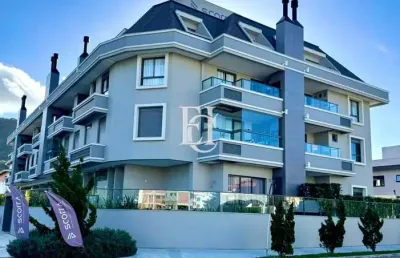 Conforto e praticidade a poucos metros do mar: apartamento duplex nas gaivotas