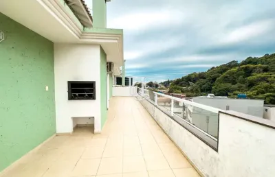 Cobertura linear à venda com vista deslumbrante em jurerê – paz, conforto e natureza a poucos metros da praia