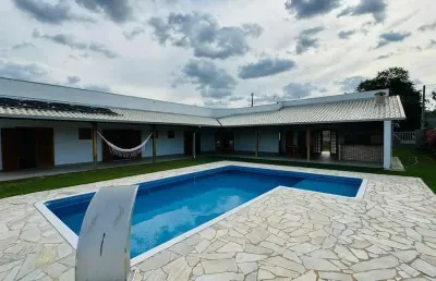 Chácara com 3 suítes à venda, 1000 m² por r$ 880.000 - residencial pinheiros do lago - alambari/sp