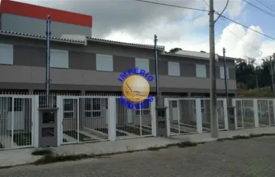Império imóveis vende sobrado com entrada individual, 2 dormitórios
