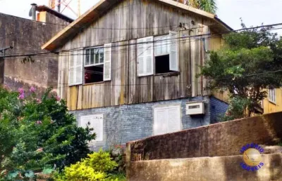 Império imóveis vende casa no bairro panazzolo; tendo 03 dormitório