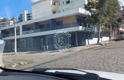 Império imóveis, vende sobrado, localizado no bairro santa catarina.